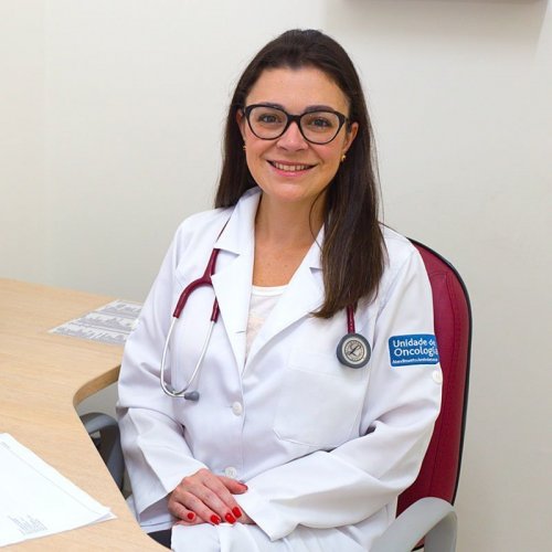 Dra. Larissa Carvalho Lopes de Paula