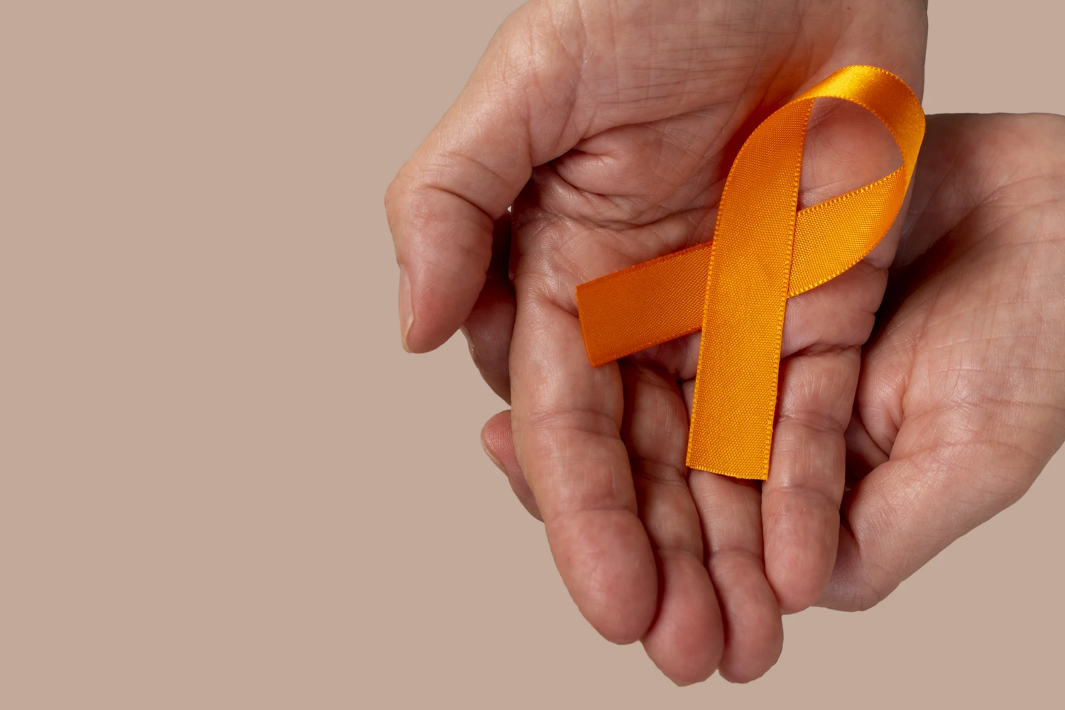 Dezembro Laranja: conscientização e cuidados para prevenir o câncer de pele